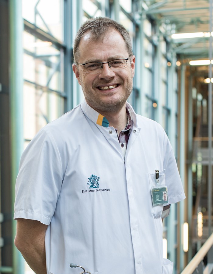 Den Broeder A