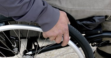 Tetra-hand chirurgie kan mensen met een hoge-dwarslaesie weer helpen hun handen en armen beter te bewegen